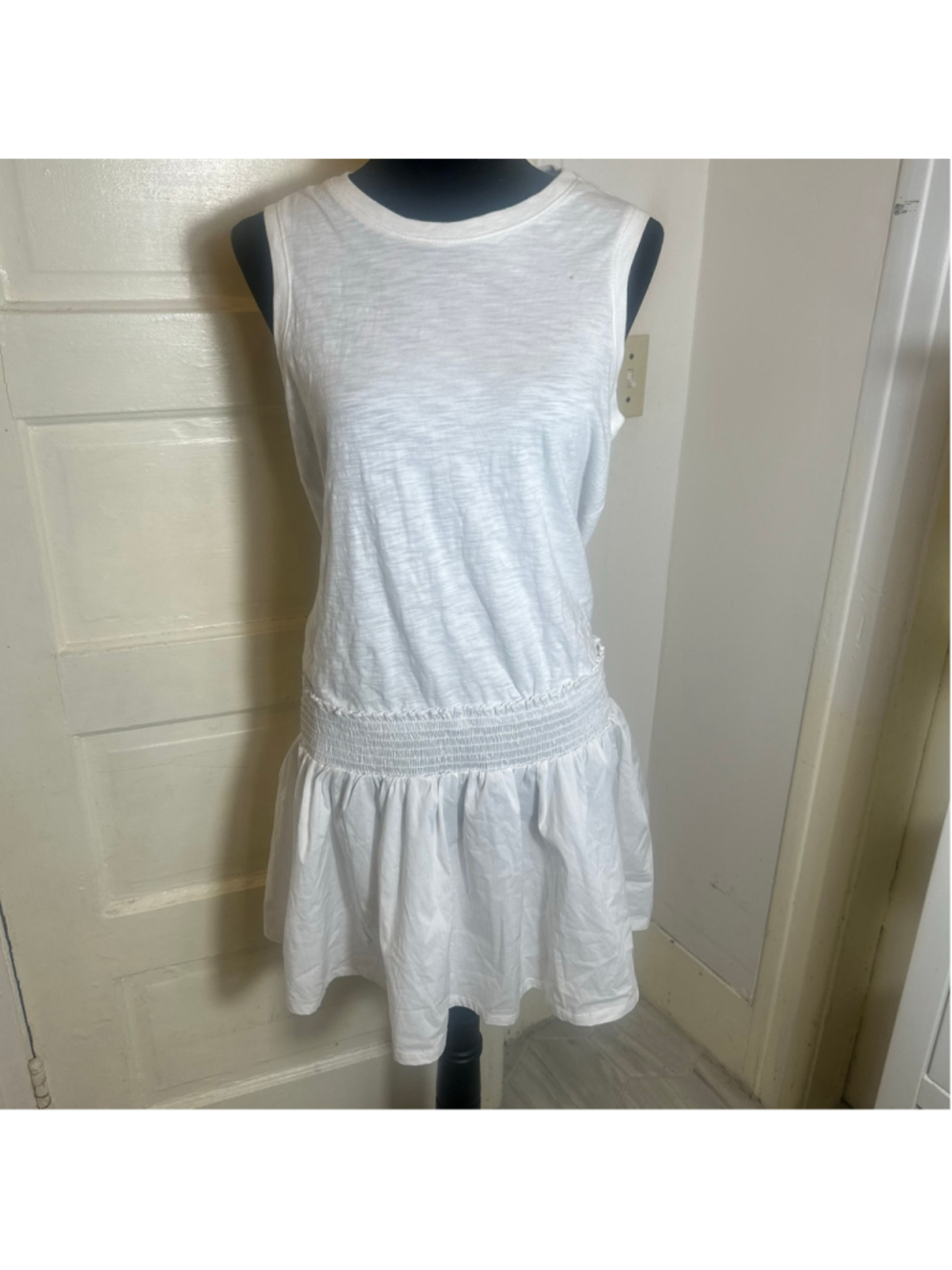 Women's Cinq à Sept White Sleeveless Mini Dress M Capsule Minimalist READ